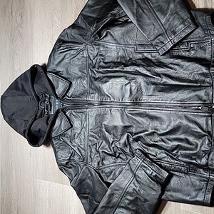 GUESS %100 LEATHER JACKET ZIP UP WITH HOODIE.. Size XL